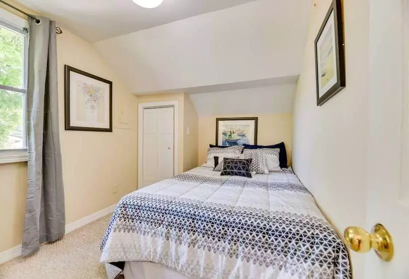 Turtle Cove Bay Beach House ~ 13 Mi To Buffalo!