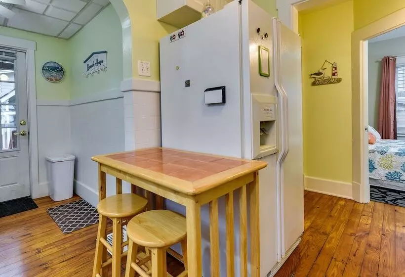 Turtle Cove Bay Beach House ~ 13 Mi To Buffalo!