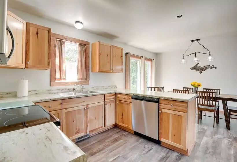 Wooded Hancock Home Near Ski & Snowmobile Trails!