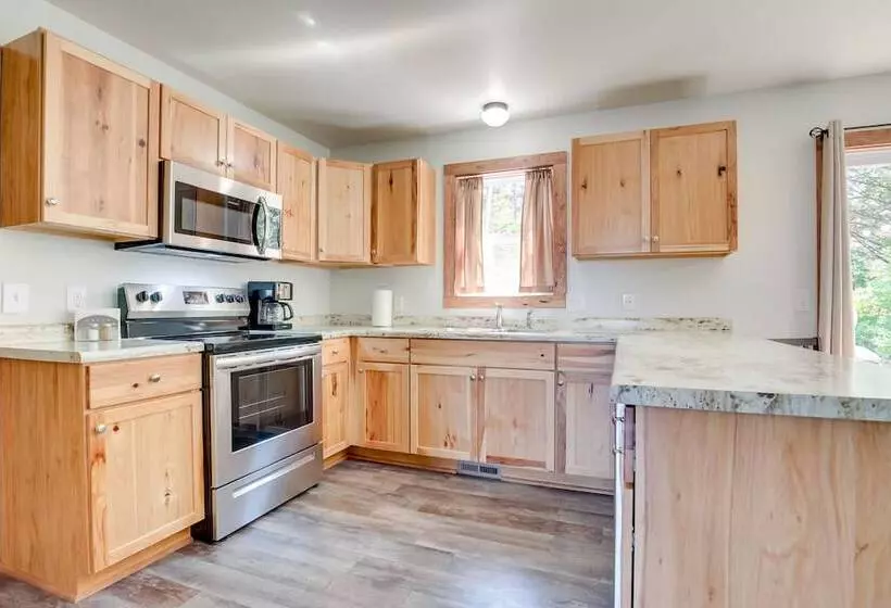 Wooded Hancock Home Near Ski & Snowmobile Trails!