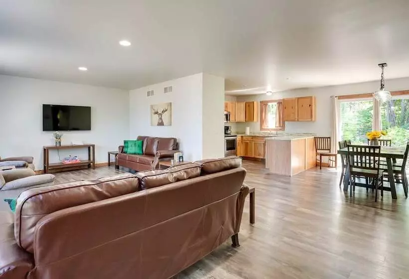 Wooded Hancock Home Near Ski & Snowmobile Trails!