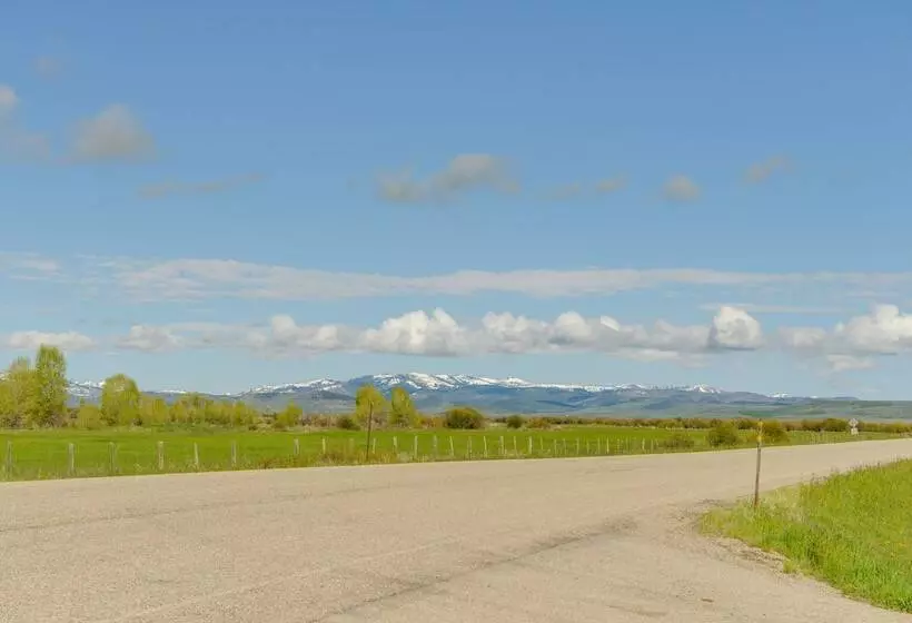 Wyoming Horse Property Near Outdoor Recreation!