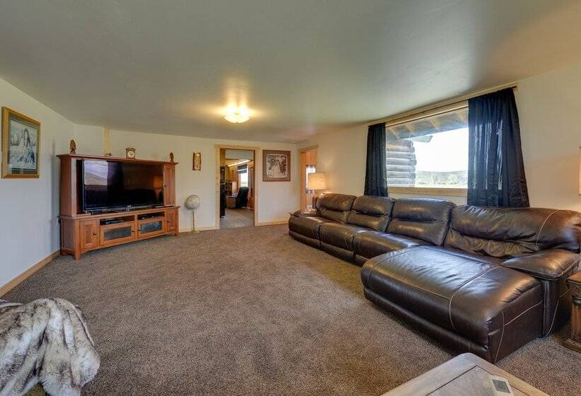 Wyoming Horse Property Near Outdoor Recreation!