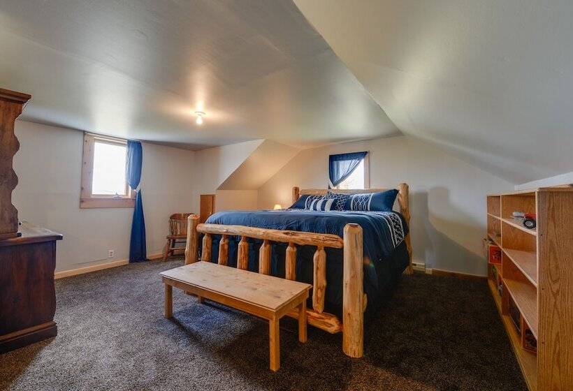 Wyoming Horse Property Near Outdoor Recreation!