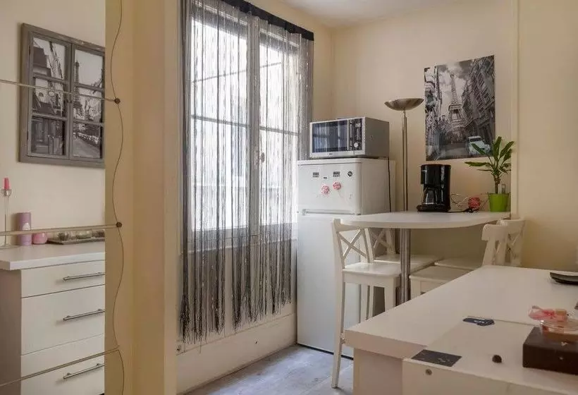 Apartment Tour Eiffel Champ-de-mars - Smartrenting
