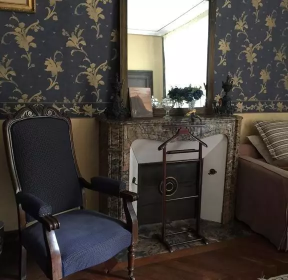 Aamiaismajoitus (B&B) Château Le Breil