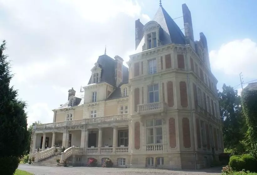 Aamiaismajoitus (B&B) Château Le Breil