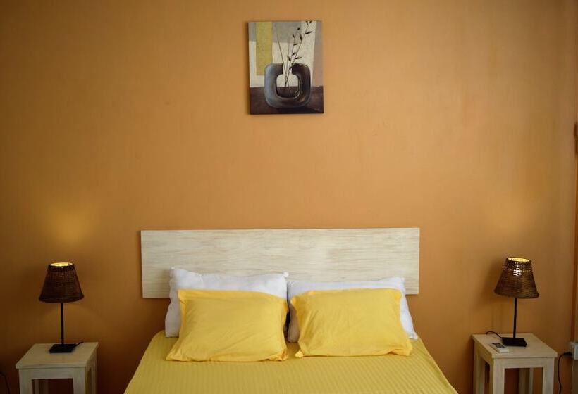 Bernard L'hermite Villa