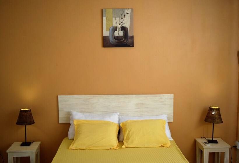 Bernard L'hermite Villa