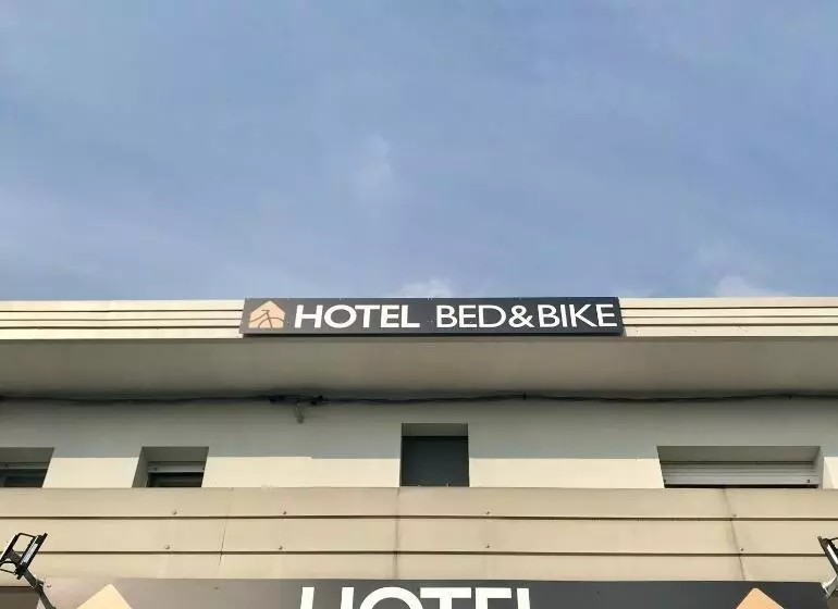 مسافرخانه Bed & Bike