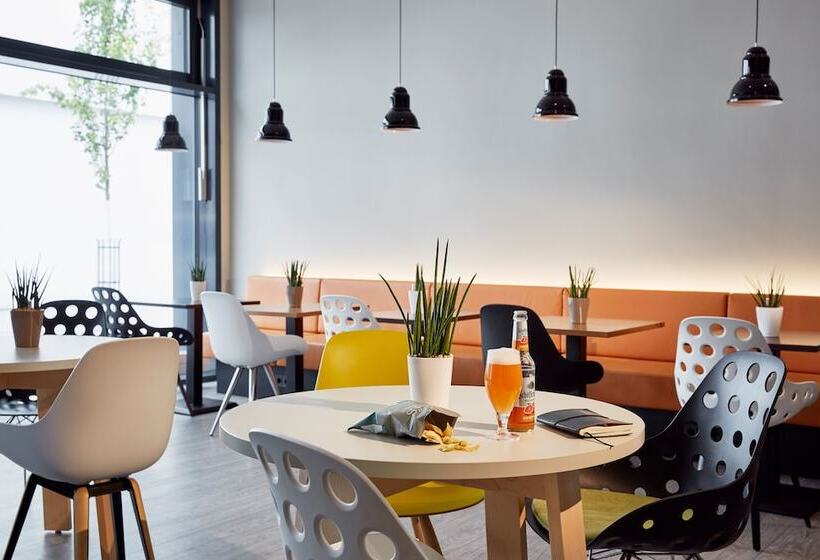 Отель Légère Express Bielefeld