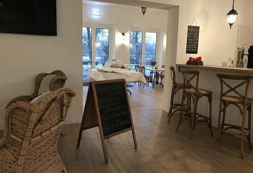 ホテル Pfeffermühle Pension Und Gastronomie Ug