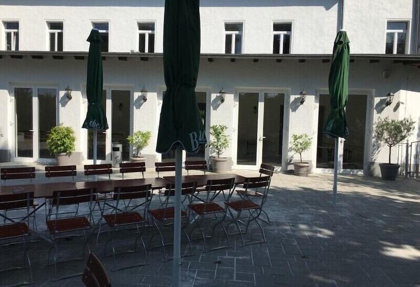 ホテル Pfeffermühle Pension Und Gastronomie Ug