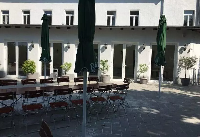Hotelli Pfeffermühle Pension Und Gastronomie Ug