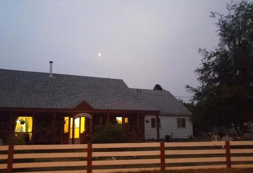 Hotelli Rose Cottage Bed & Breakfast