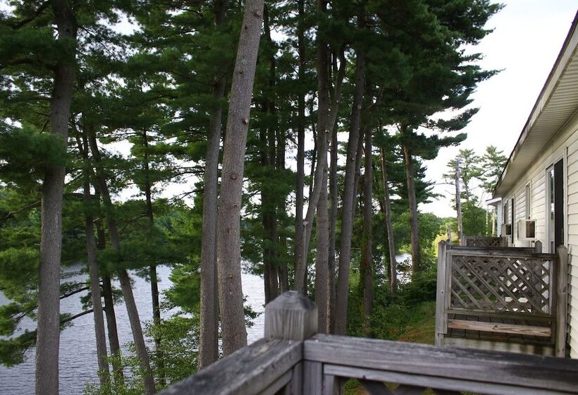 Milford Motel On The River