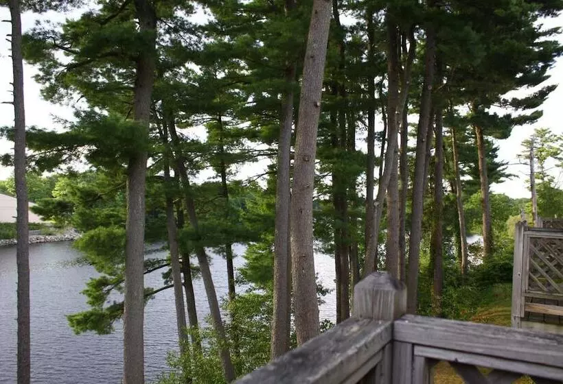 Milford Motel On The River