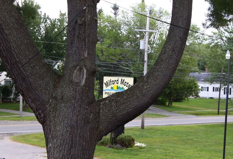 Milford Motel On The River