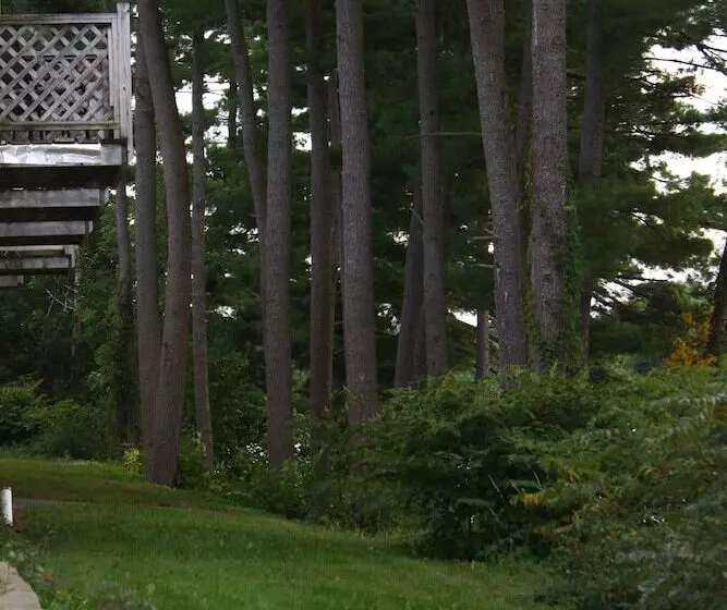 Milford Motel On The River
