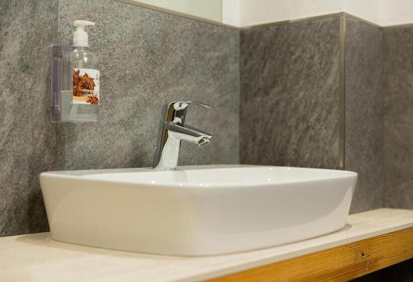 פנסיון Green Rose