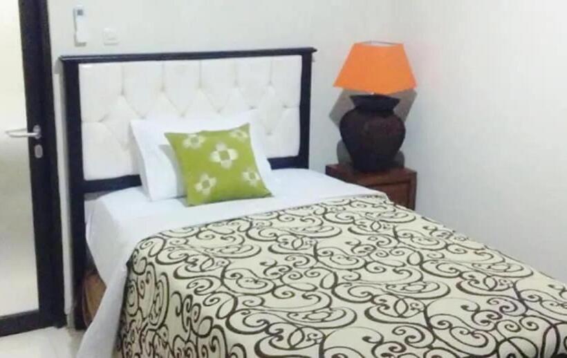 פנסיון Tuban Torres Accommodation