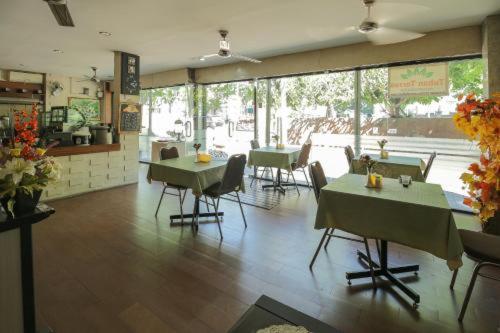 פנסיון Tuban Torres Accommodation