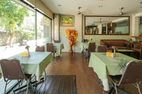 פנסיון Tuban Torres Accommodation