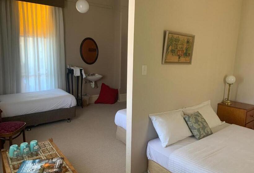 ペンション Victoria And Albert Guesthouse