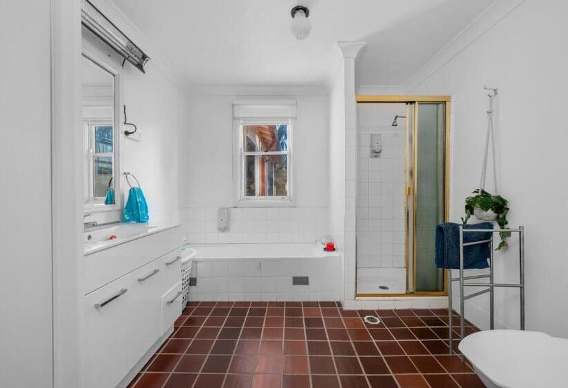 ペンション Victoria And Albert Guesthouse