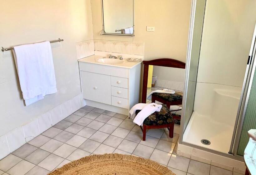 ペンション Victoria And Albert Guesthouse