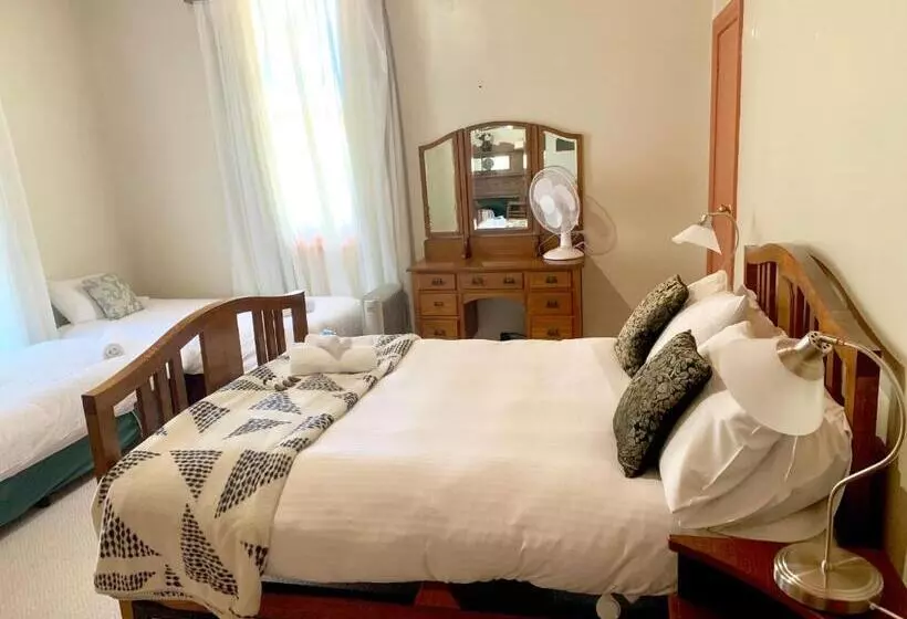 Majatalo Victoria And Albert Guesthouse