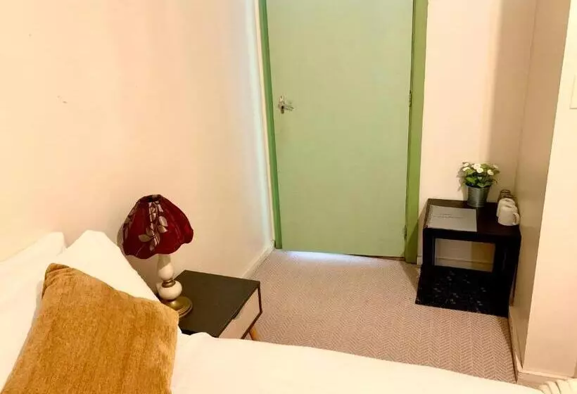 Majatalo Victoria And Albert Guesthouse