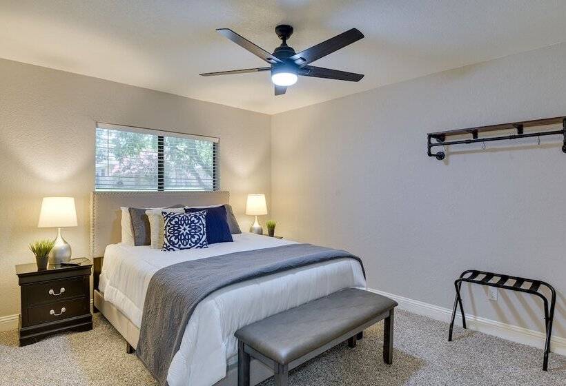 Bedford Retreat W/ Private Pool & Gas Grill!