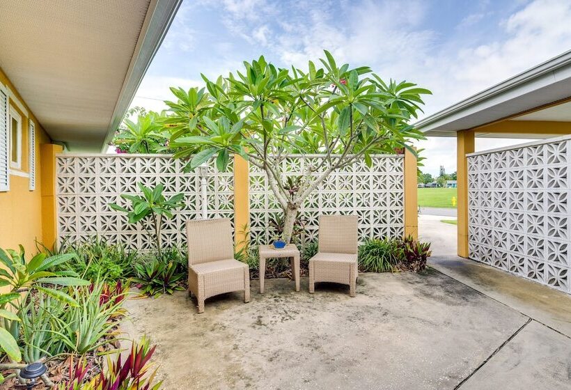 Breezy Palm Bay Home: Outdoor Pool, Near Beaches!