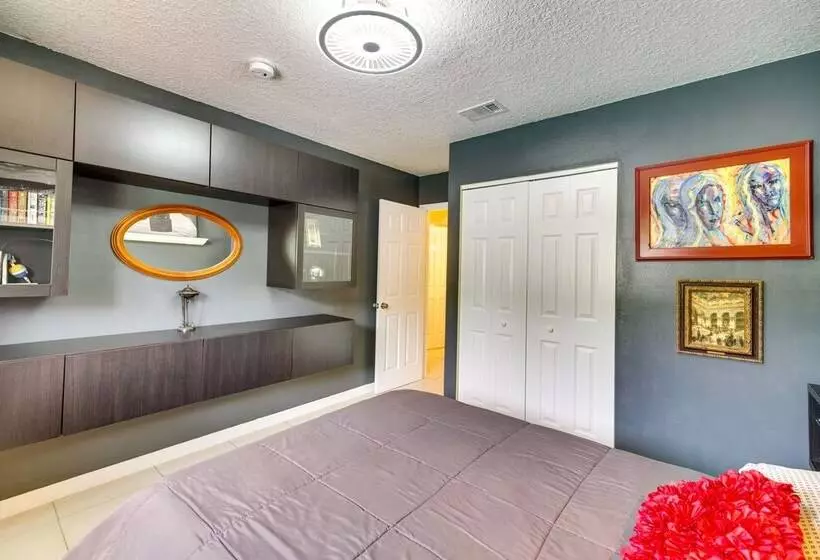 Breezy Palm Bay Home: Outdoor Pool, Near Beaches!