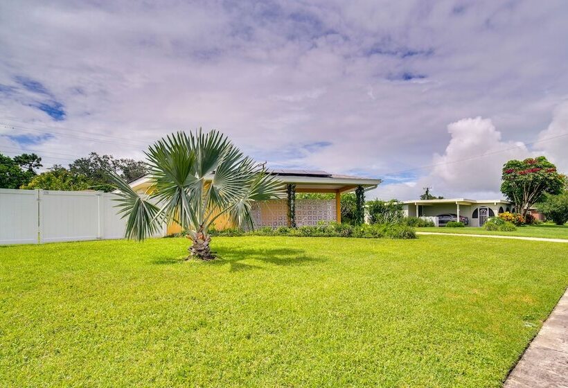 Breezy Palm Bay Home: Outdoor Pool, Near Beaches!