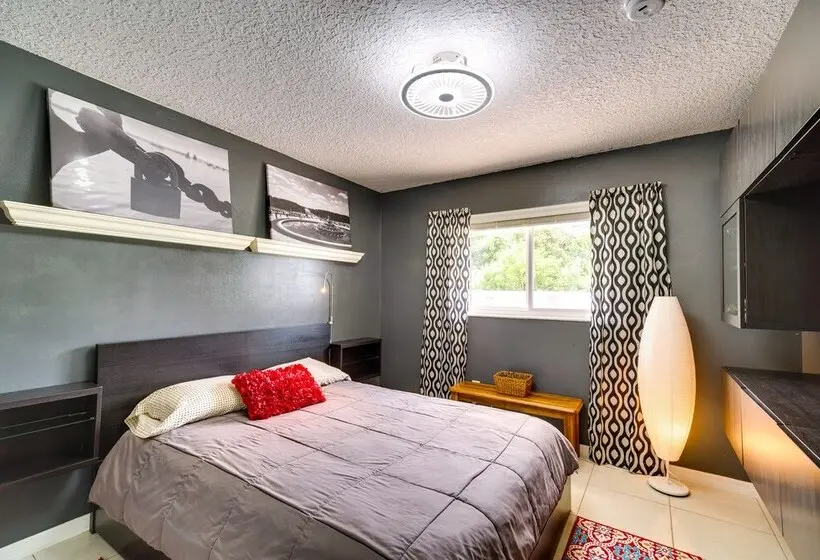 Breezy Palm Bay Home: Outdoor Pool, Near Beaches!