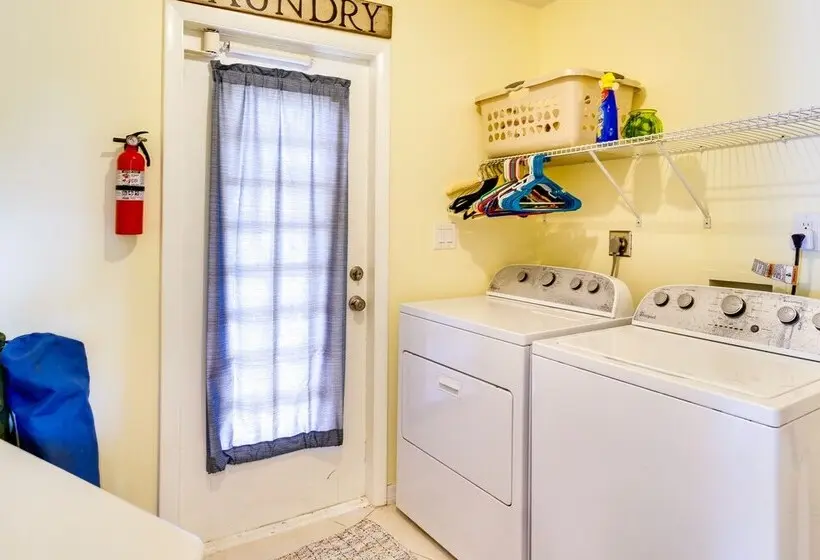 Breezy Palm Bay Home: Outdoor Pool, Near Beaches!
