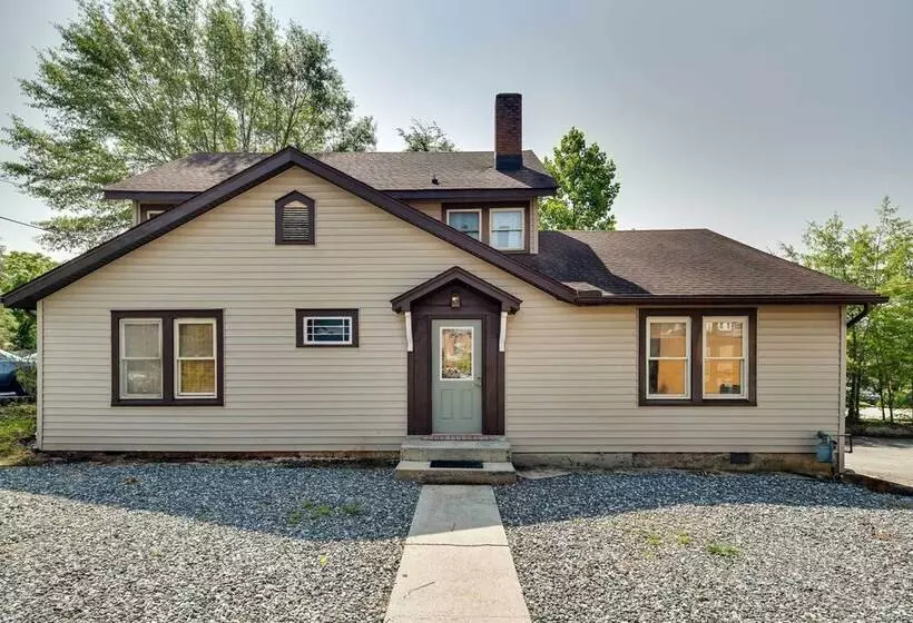 Bright Brevard Home Near Downtown & Trails