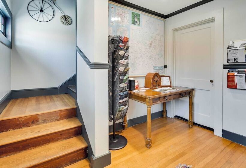 Bright Brevard Home Near Downtown & Trails