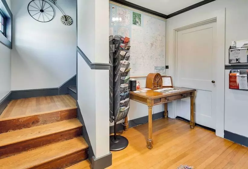 Bright Brevard Home Near Downtown & Trails