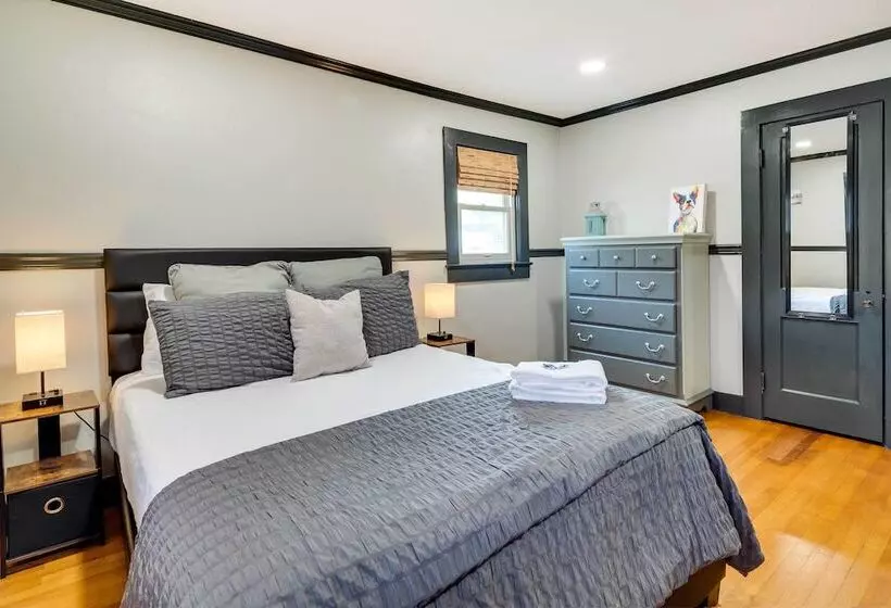 Bright Brevard Home Near Downtown & Trails