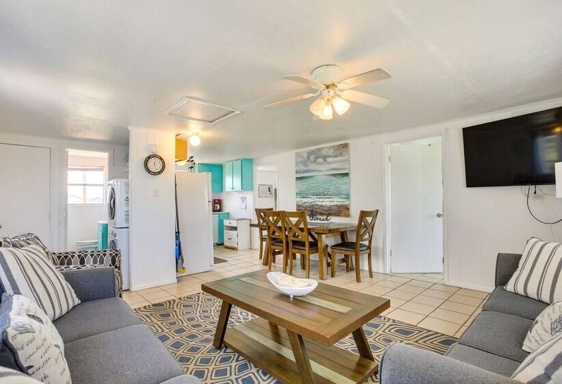 Bright Surfside Beach Home W/ Deck, Walk To Beach!