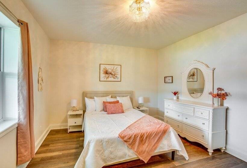 Charming Cadillac Retreat W/ Private Hot Tub!