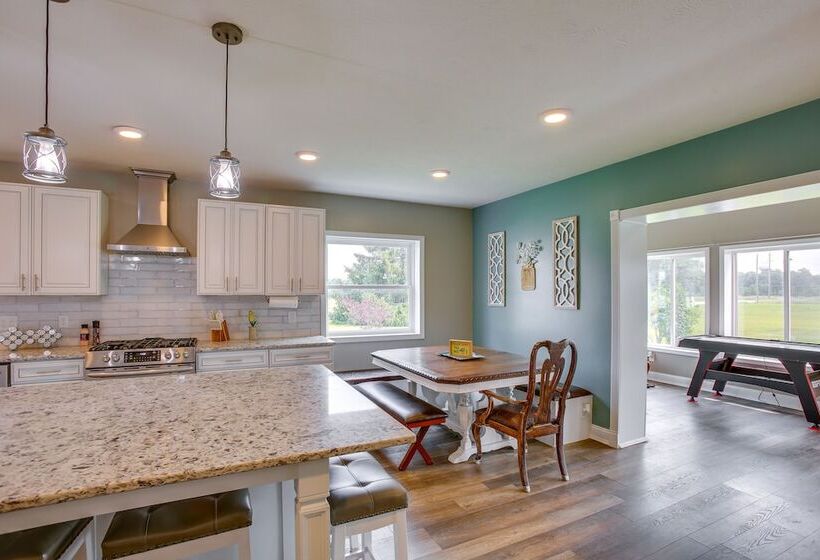 Charming Cadillac Retreat W/ Private Hot Tub!