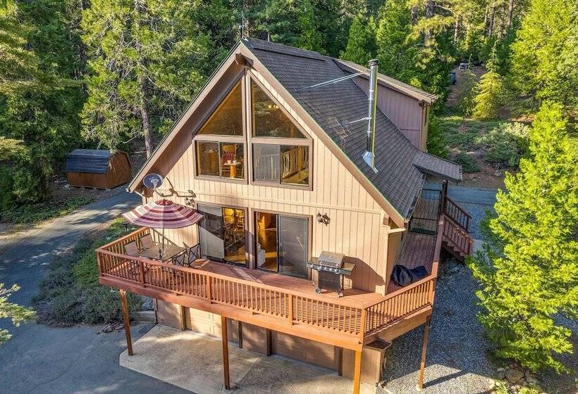 Hike, Ski & Unwind: Cabin W/ Hot Tub In Pioneer!