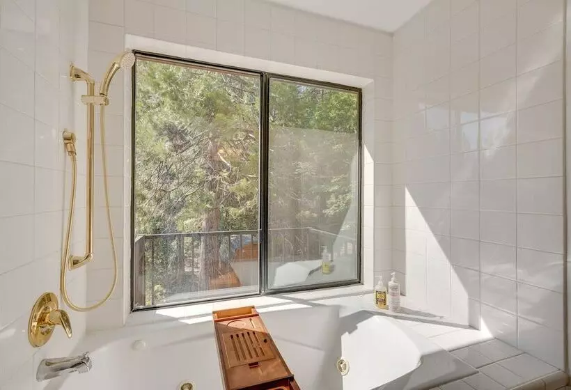 Hike, Ski & Unwind: Cabin W/ Hot Tub In Pioneer!