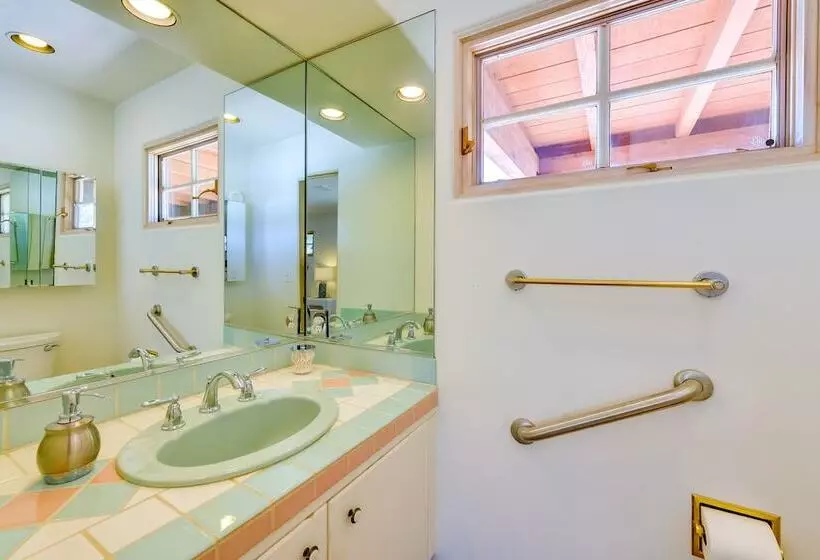 Chic Borrego Springs Home W/ Outdoor Oasis!