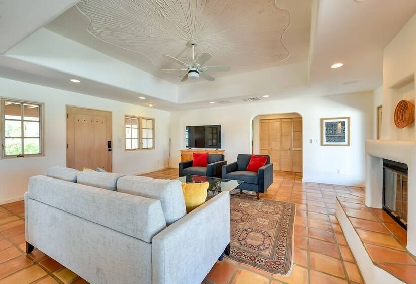 Chic Borrego Springs Home W/ Outdoor Oasis!