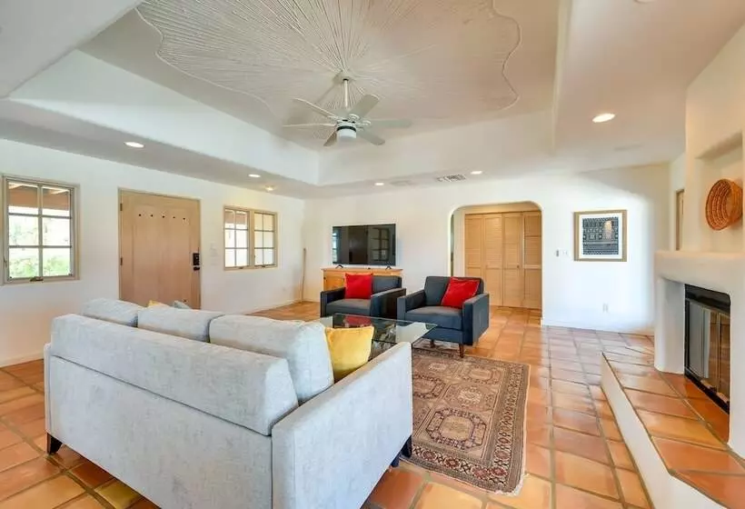 Chic Borrego Springs Home W/ Outdoor Oasis!